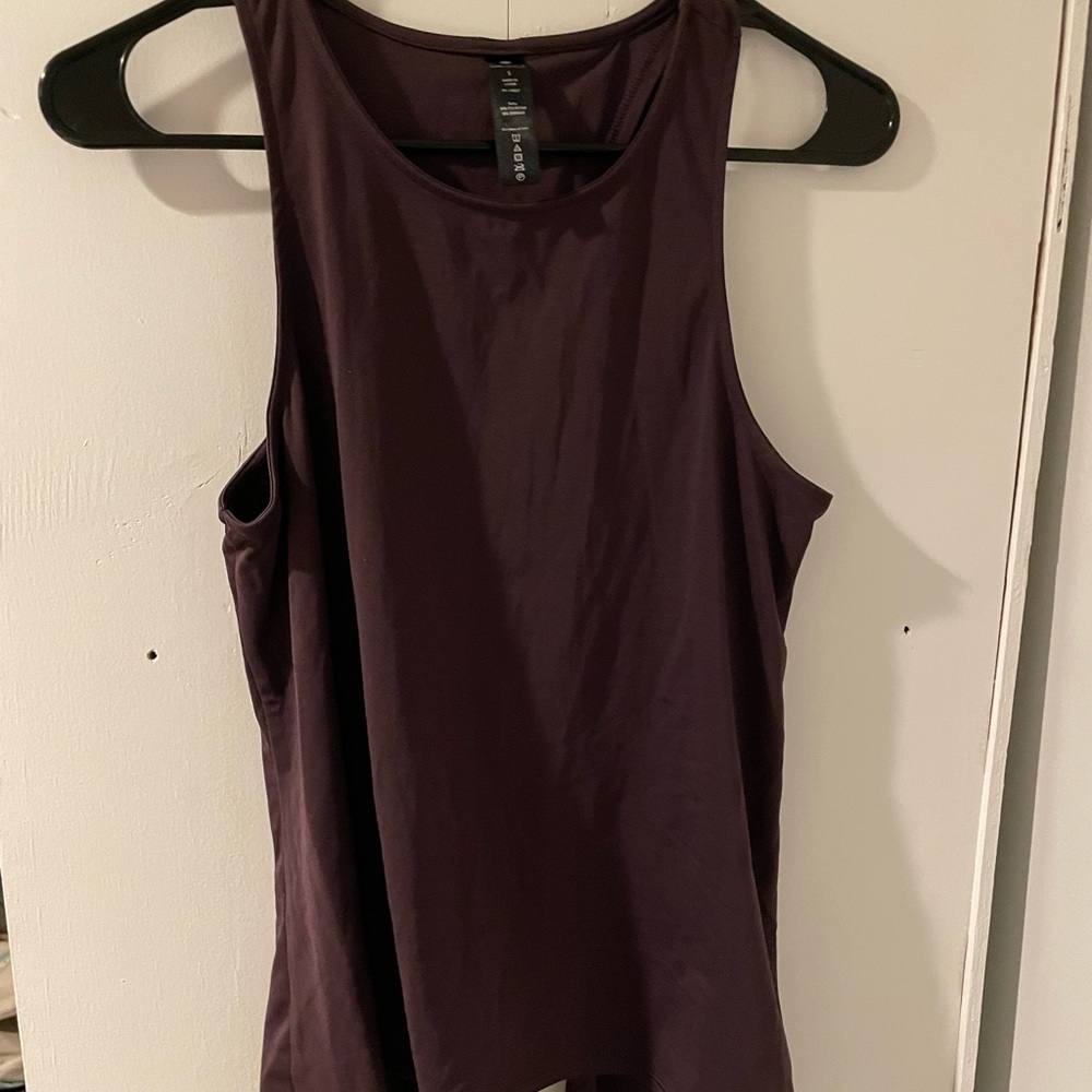 Yogalicious purple workout top that ties in the back